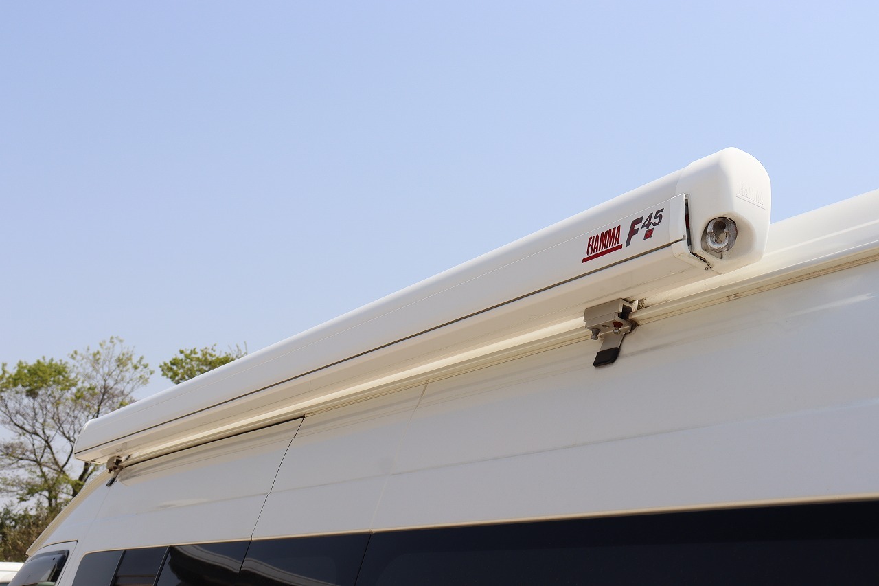 キャンピングカーバンコン