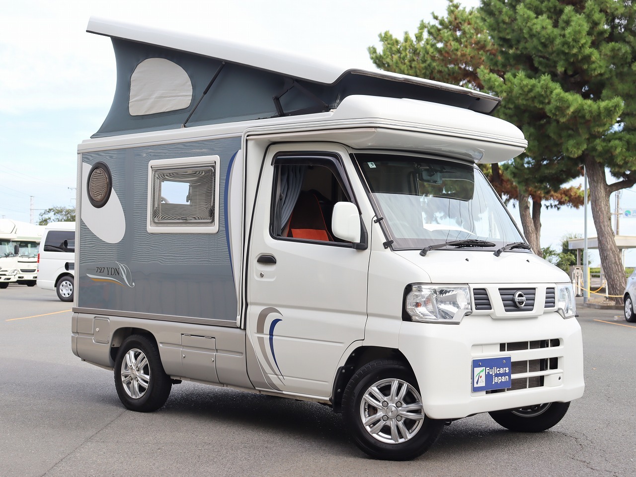 キャンピングカー軽キャンパー
