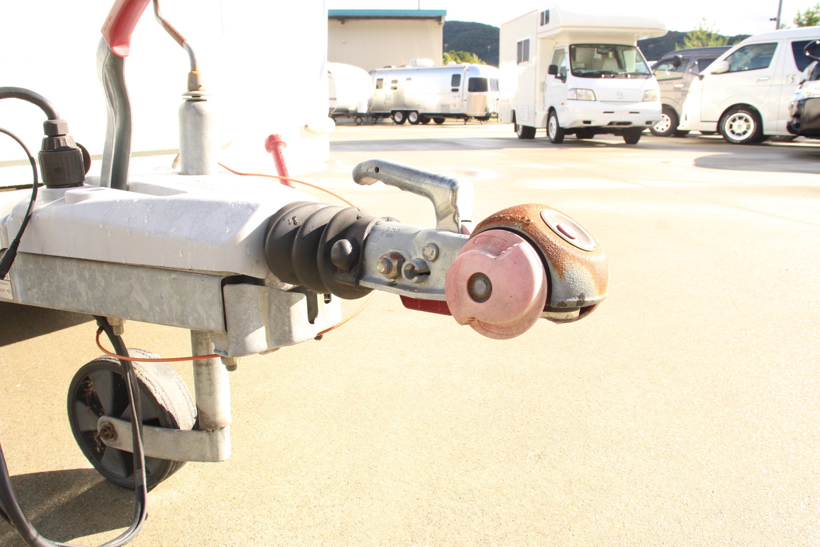 キャンピングカートレーラー