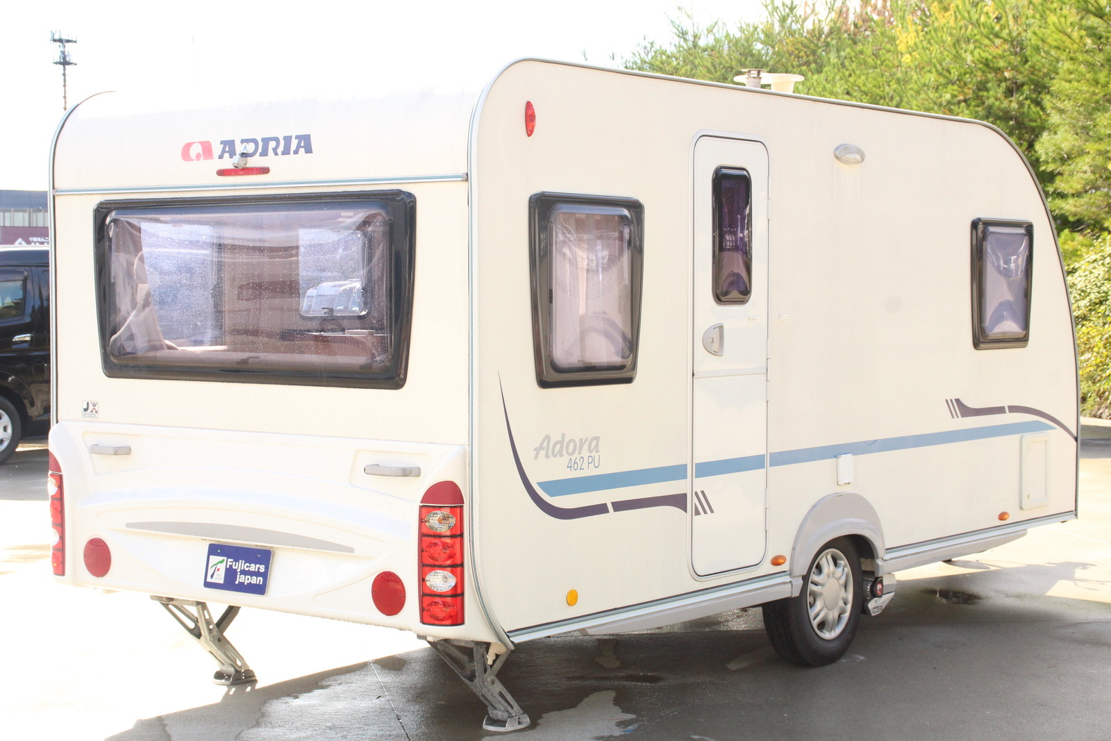 キャンピングカートレーラー