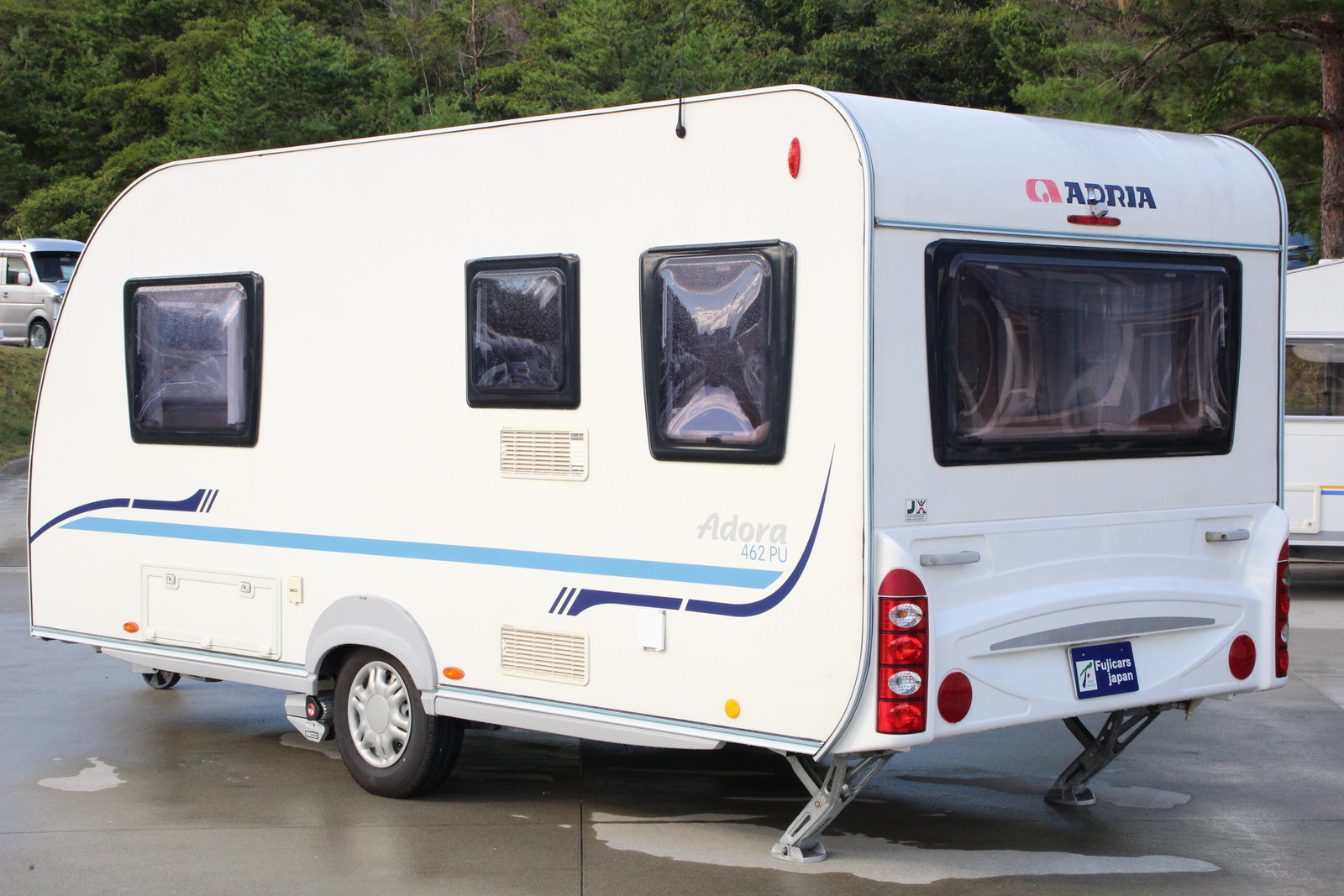 キャンピングカートレーラー