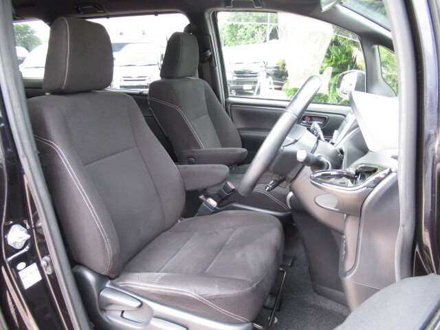 トヨタエスクァイア