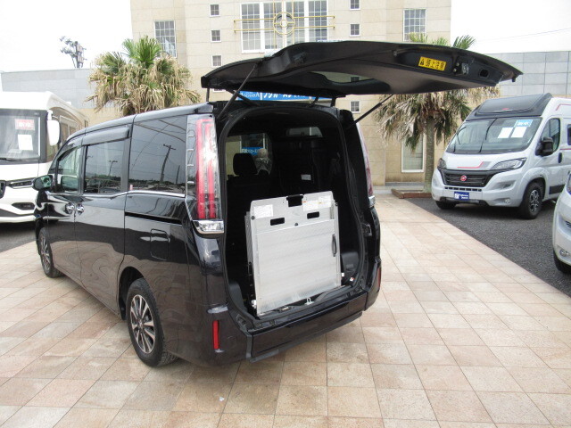 トヨタエスクァイア