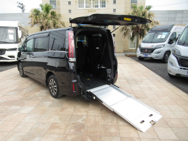 トヨタエスクァイア