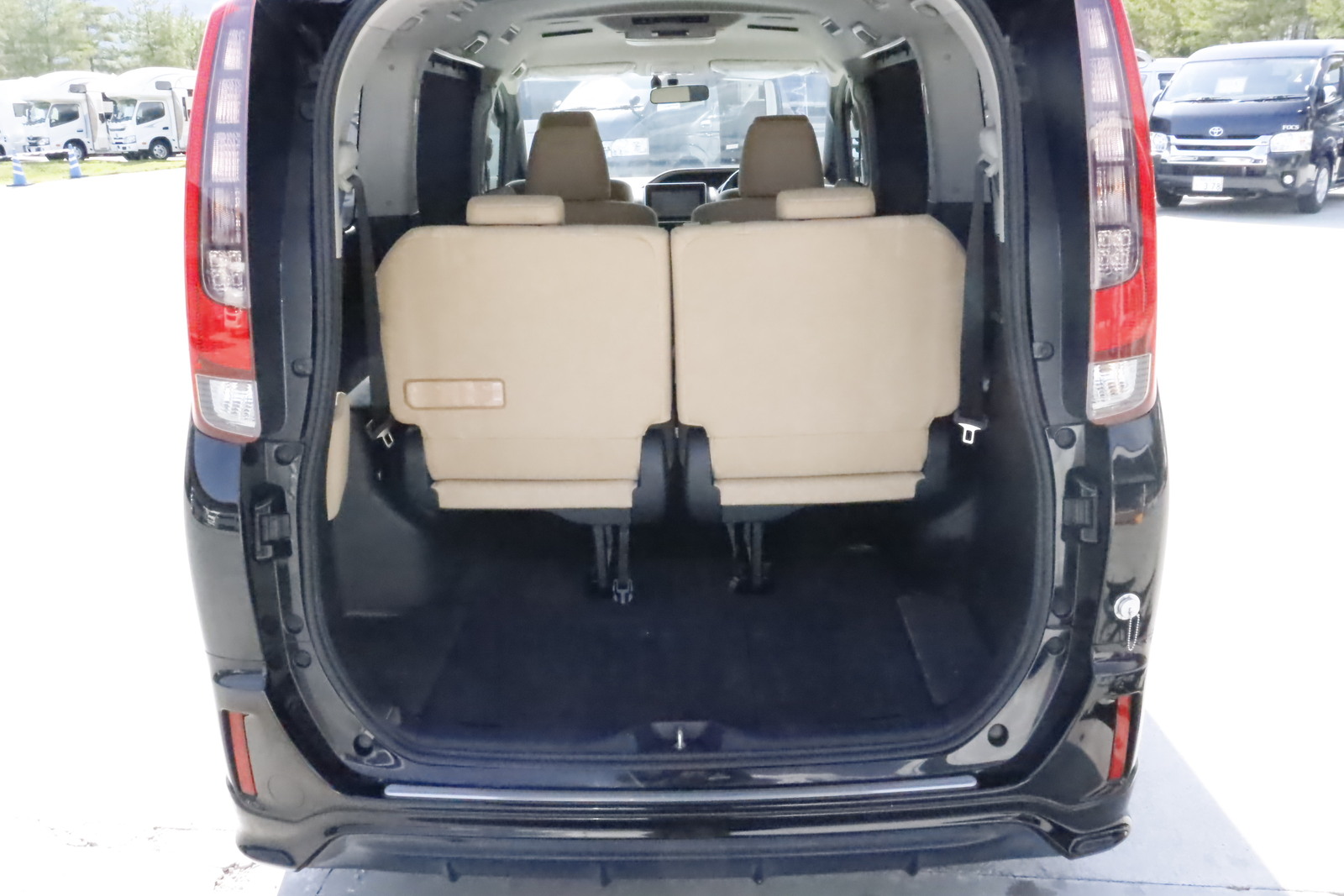 キャンピングカーバンコン