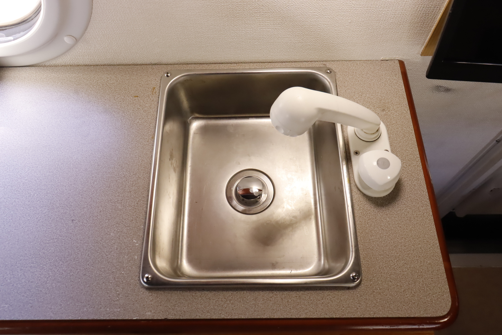 キャンピングカー軽キャンパー