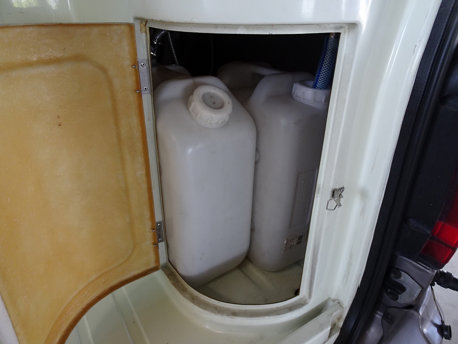 キャンピングカーバンコン