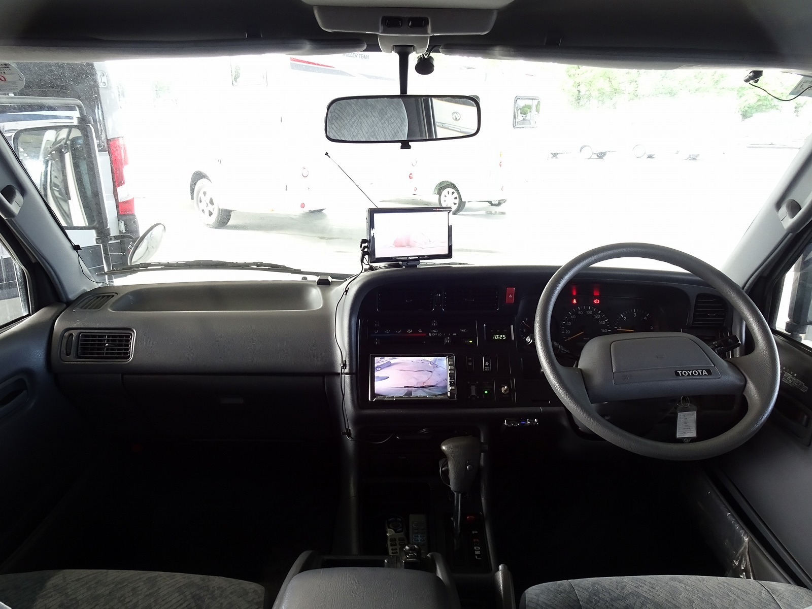 キャンピングカーバンコン