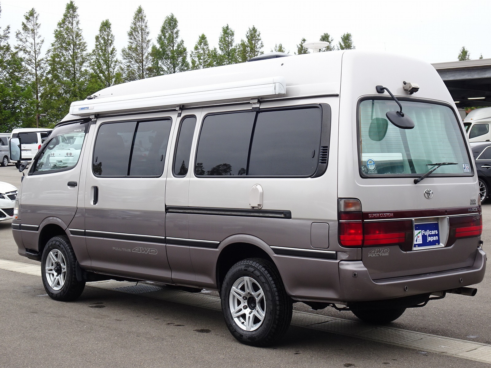 キャンピングカーバンコン