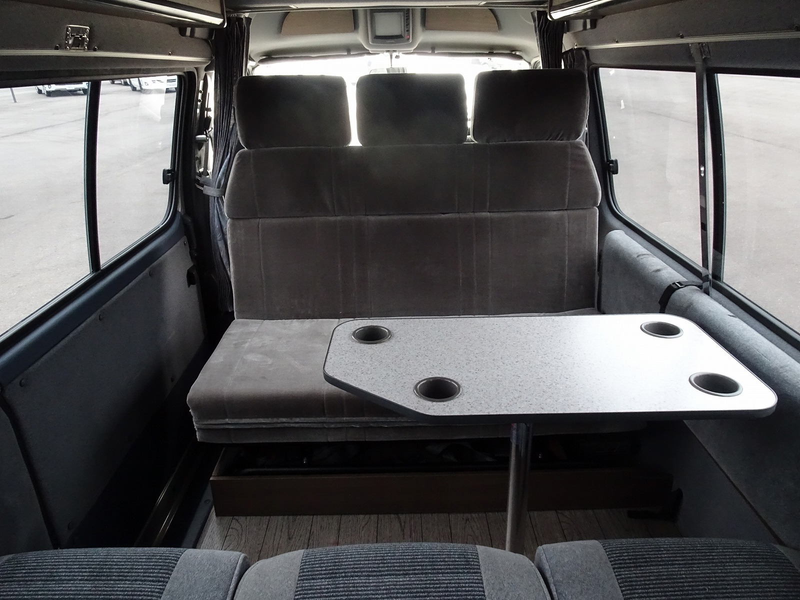 キャンピングカーバンコン