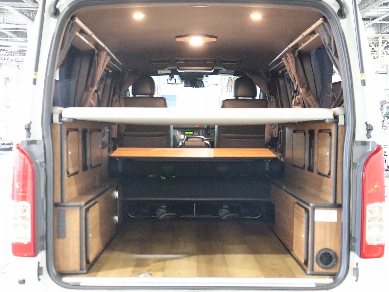 キャンピングカーバンコン