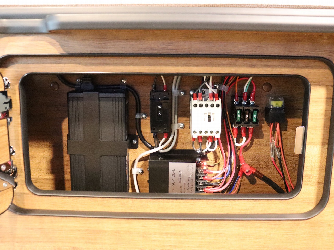 キャンピングカーバンコン