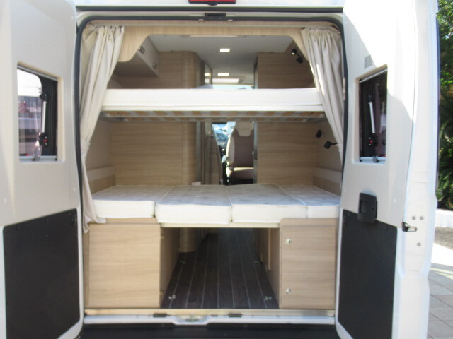 キャンピングカーバンコン