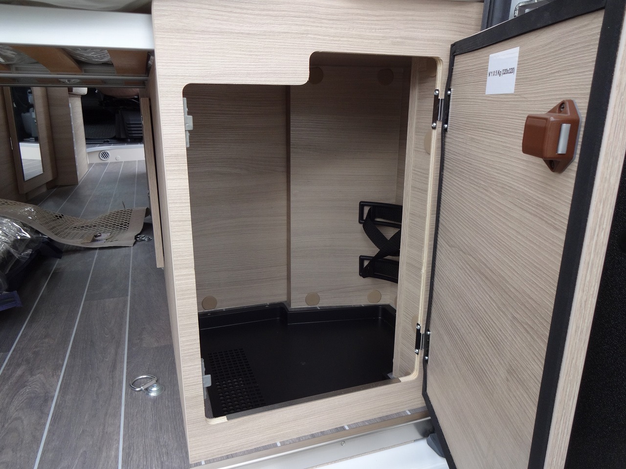 キャンピングカーバンコン