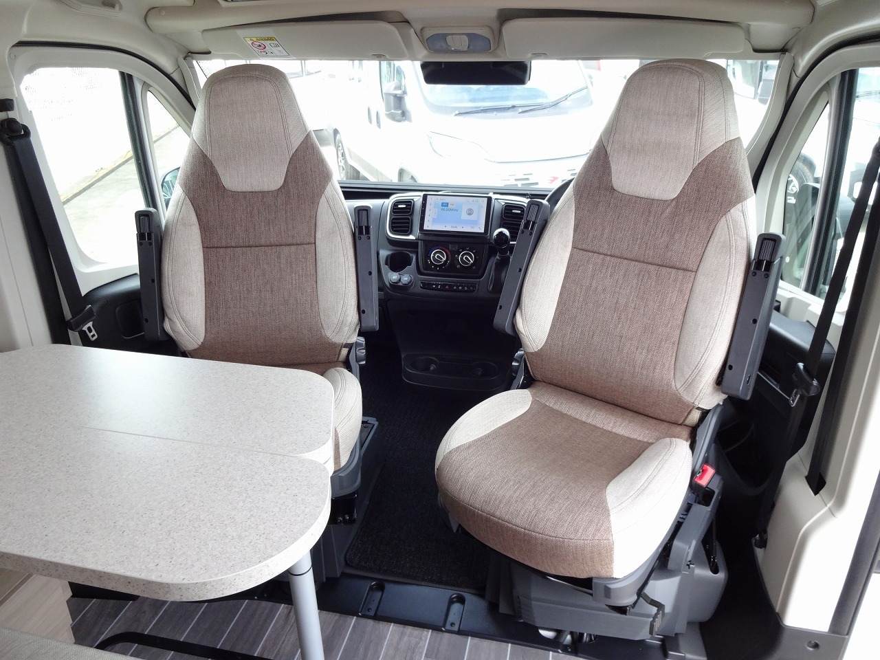 キャンピングカーバンコン