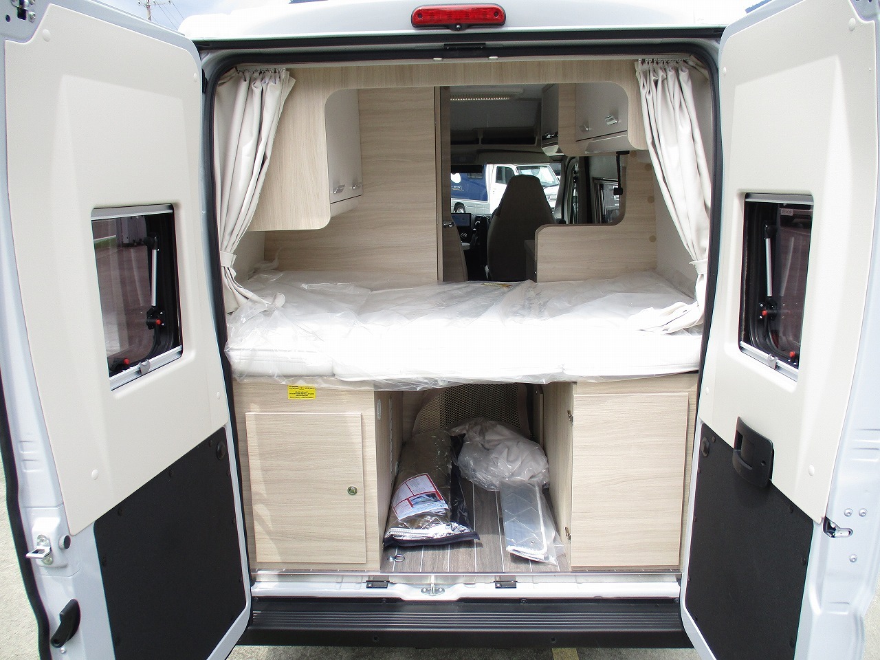 キャンピングカーバンコン