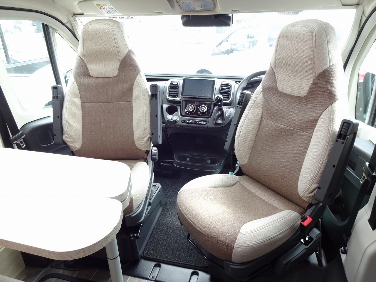 キャンピングカーバンコン