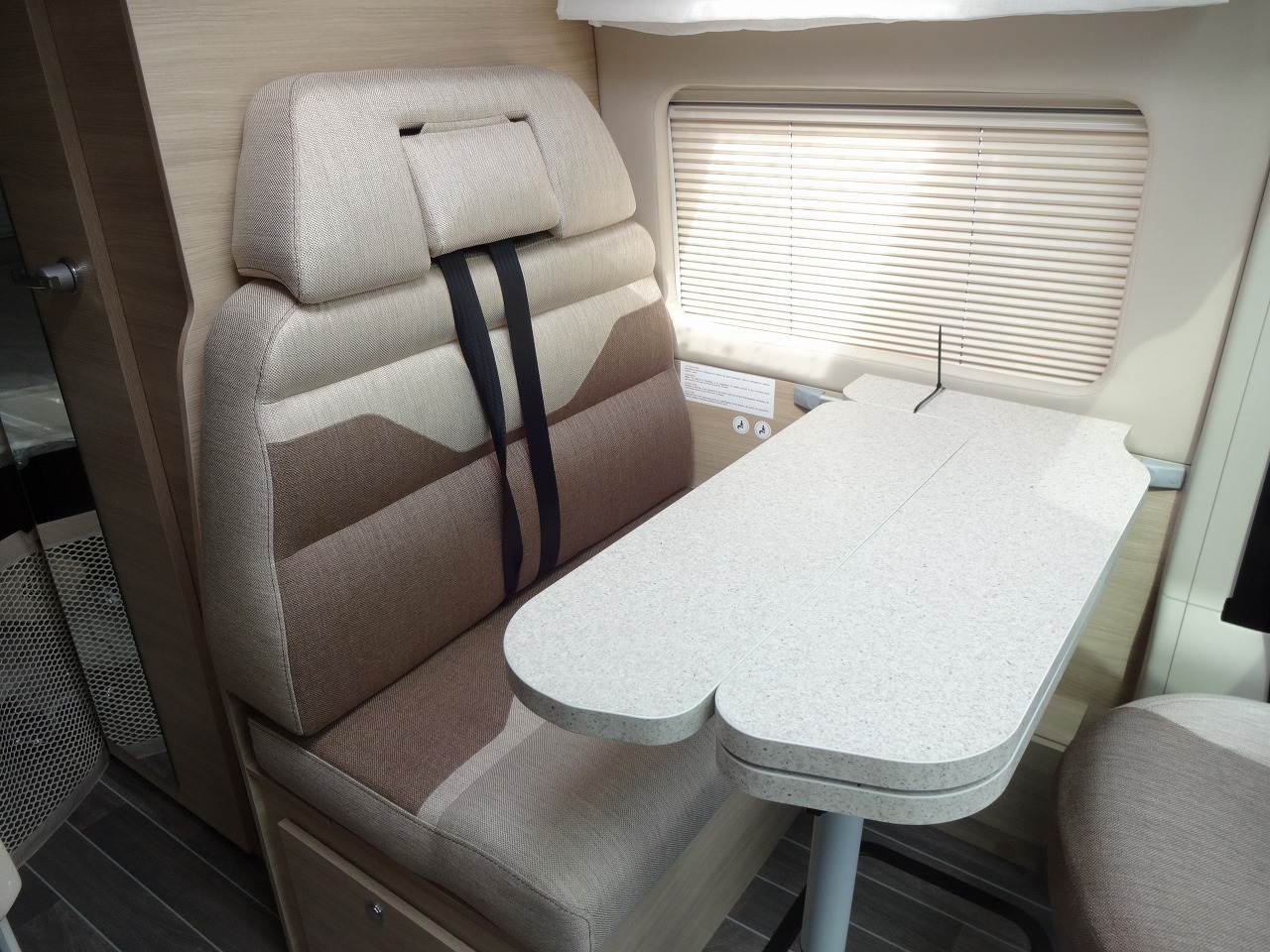 キャンピングカーバンコン