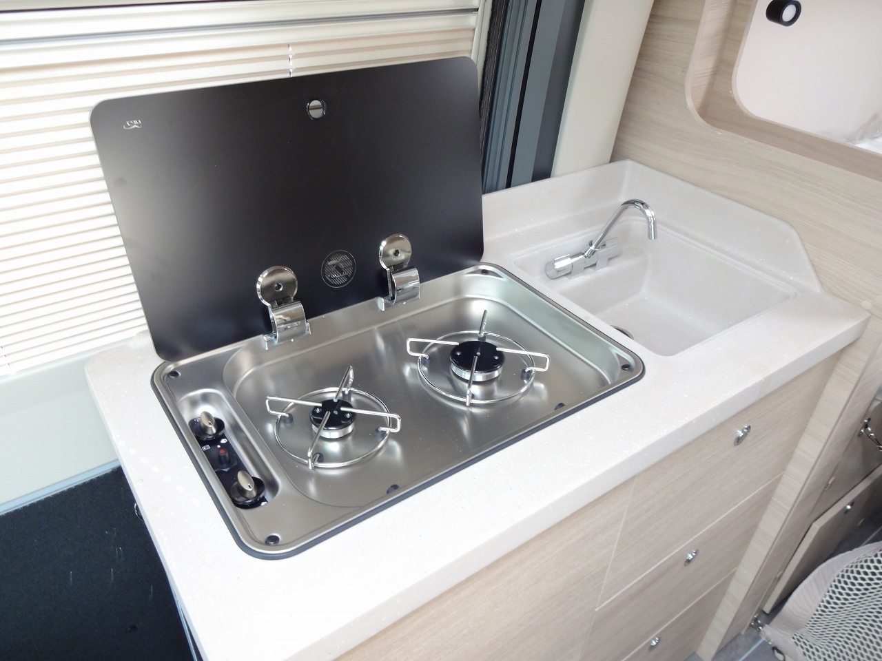 キャンピングカーバンコン