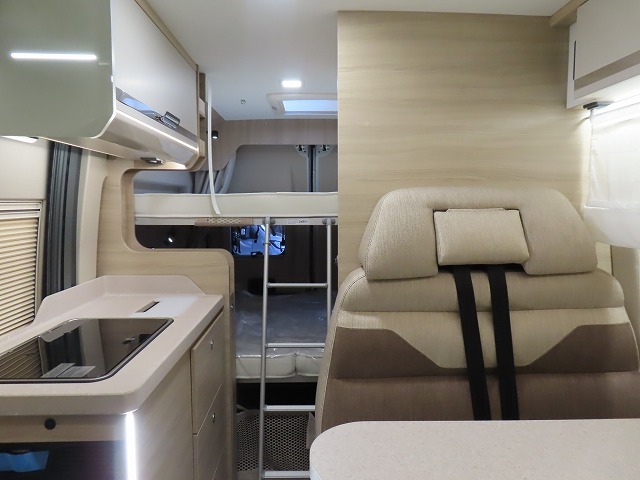 キャンピングカーバンコン