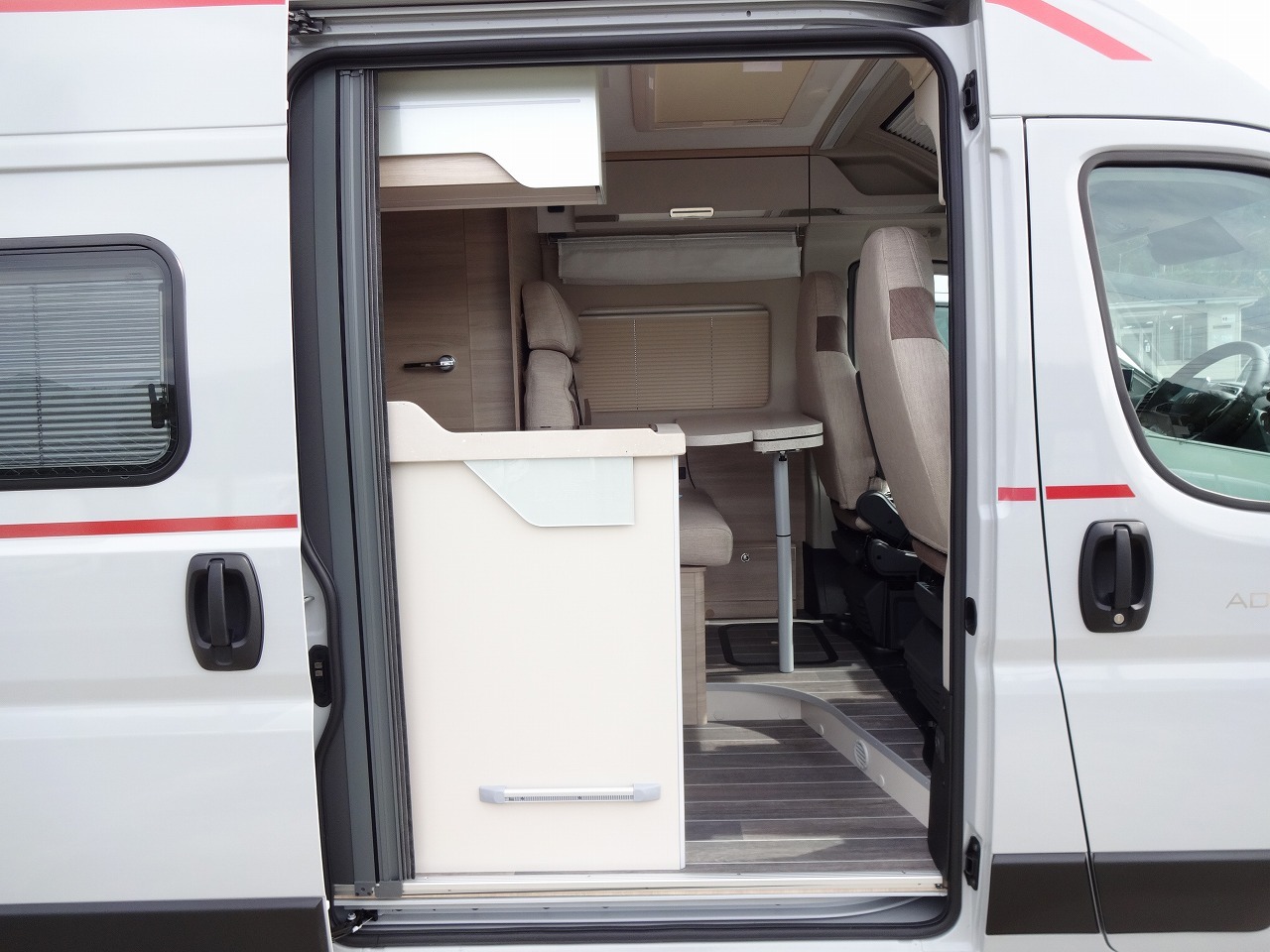 キャンピングカーバンコン