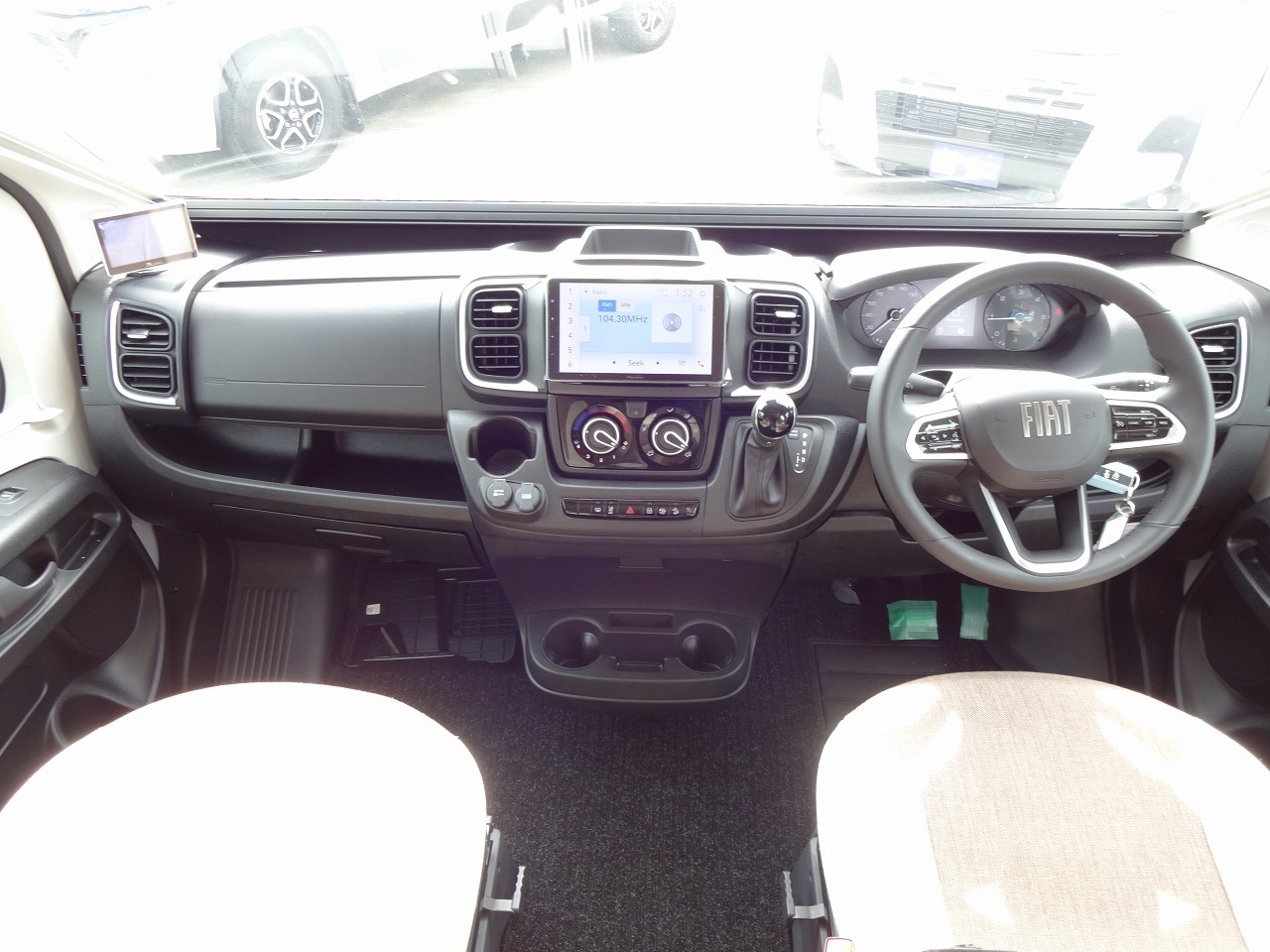 キャンピングカーバンコン