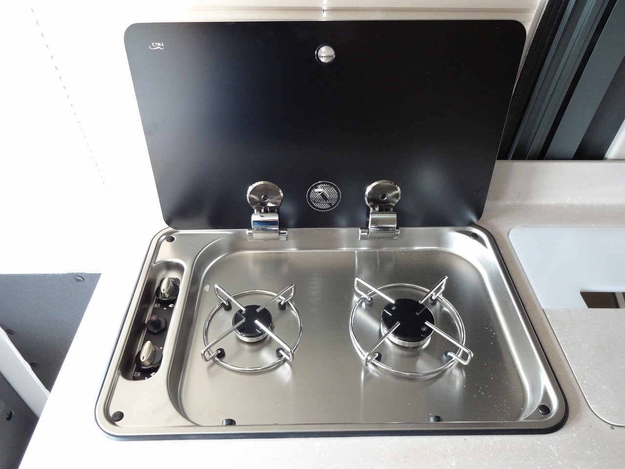 キャンピングカーバンコン