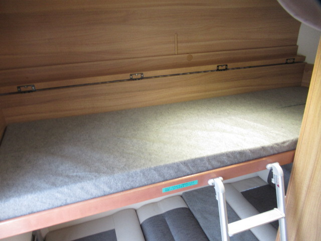 キャンピングカートレーラー