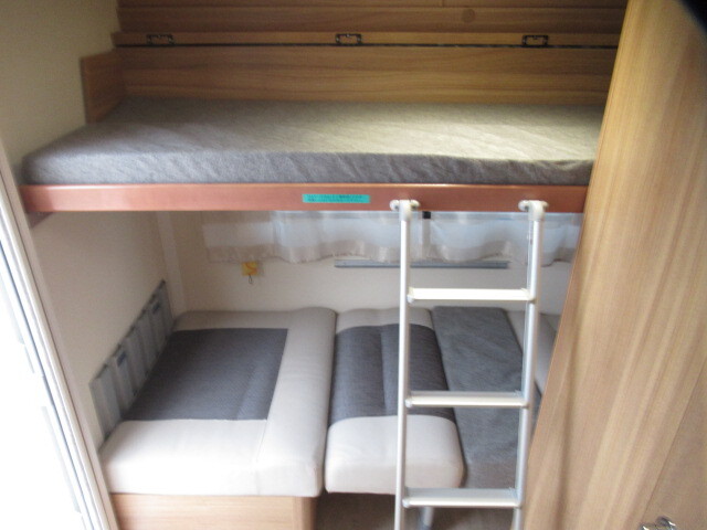 キャンピングカートレーラー