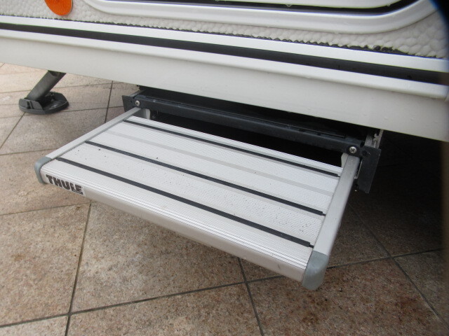 キャンピングカートレーラー