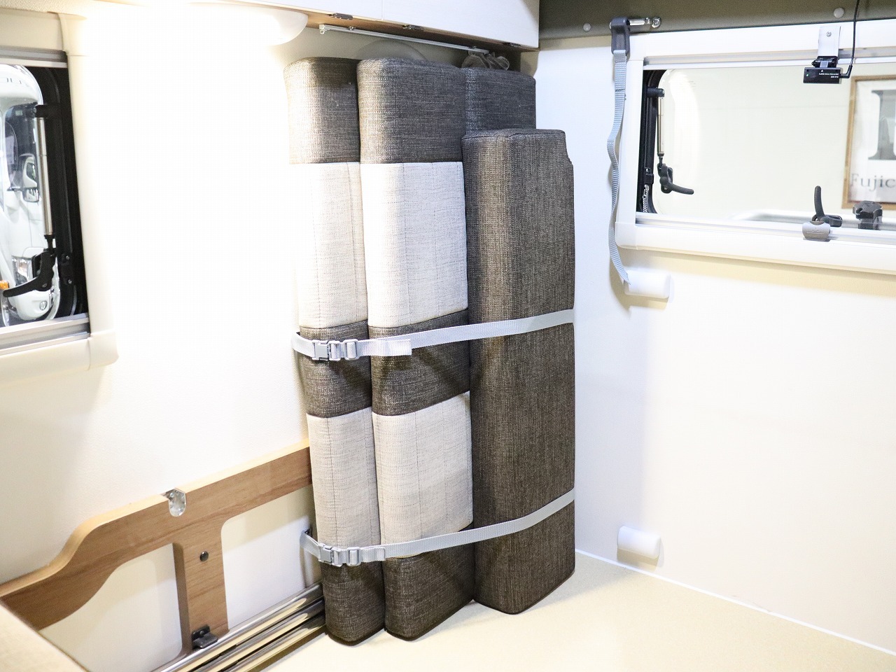 キャンピングカー軽キャンパー