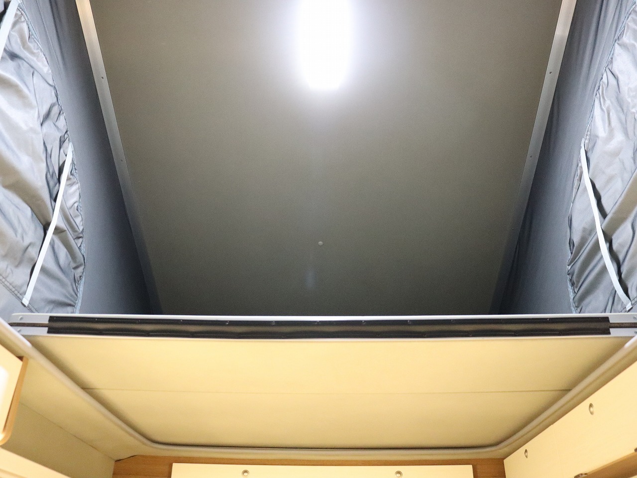 キャンピングカー軽キャンパー