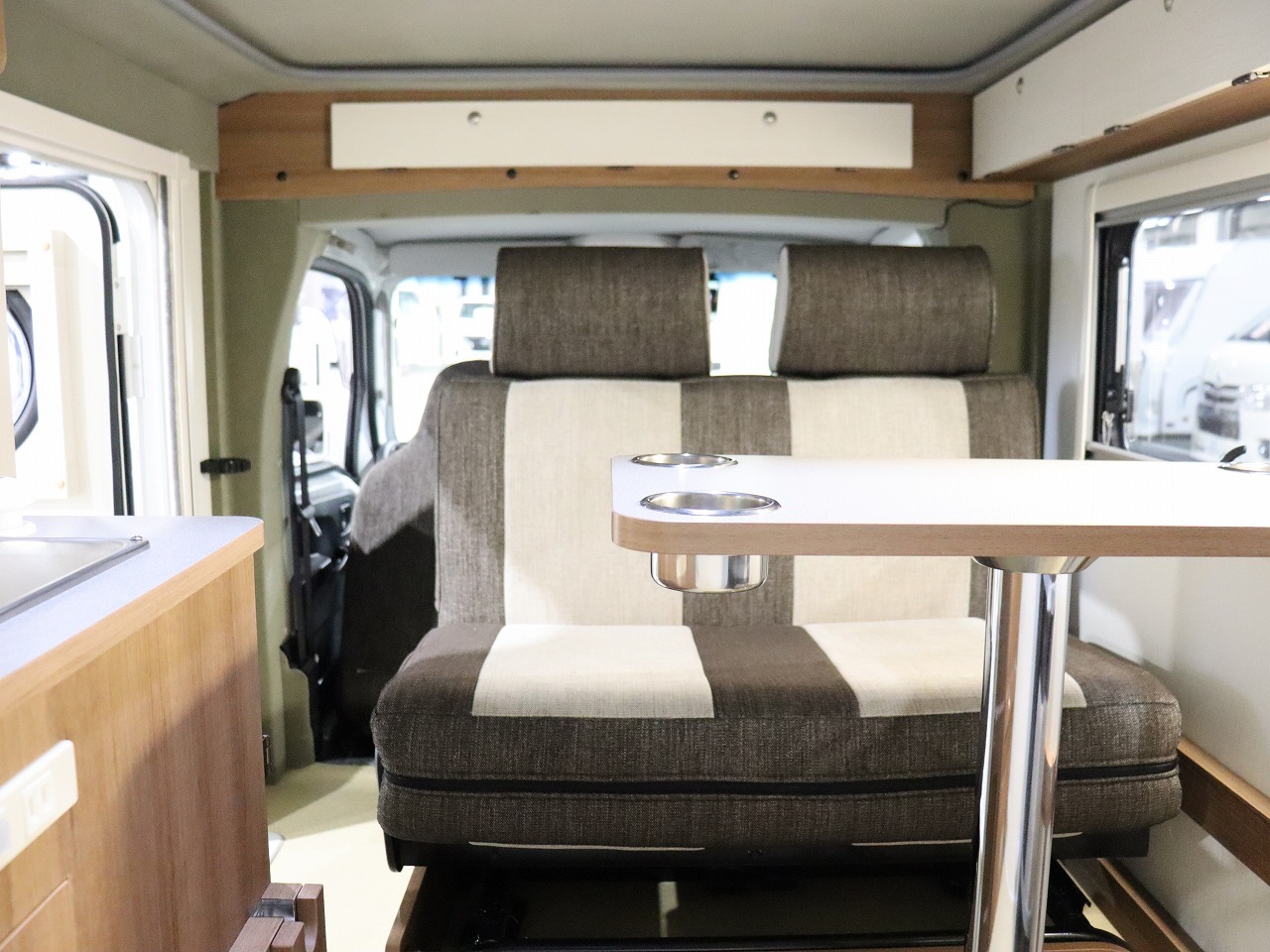 キャンピングカー軽キャンパー