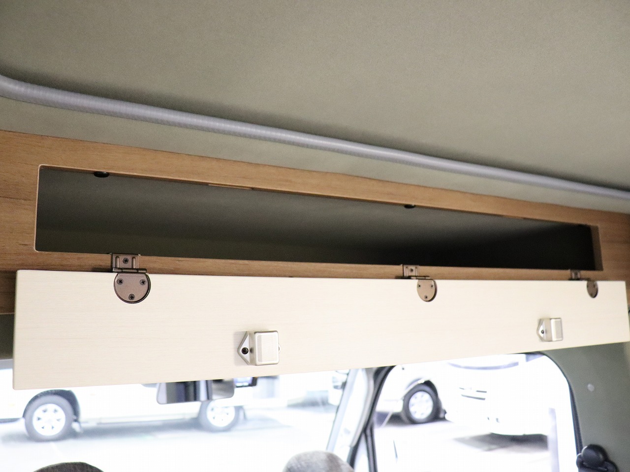 キャンピングカー軽キャンパー