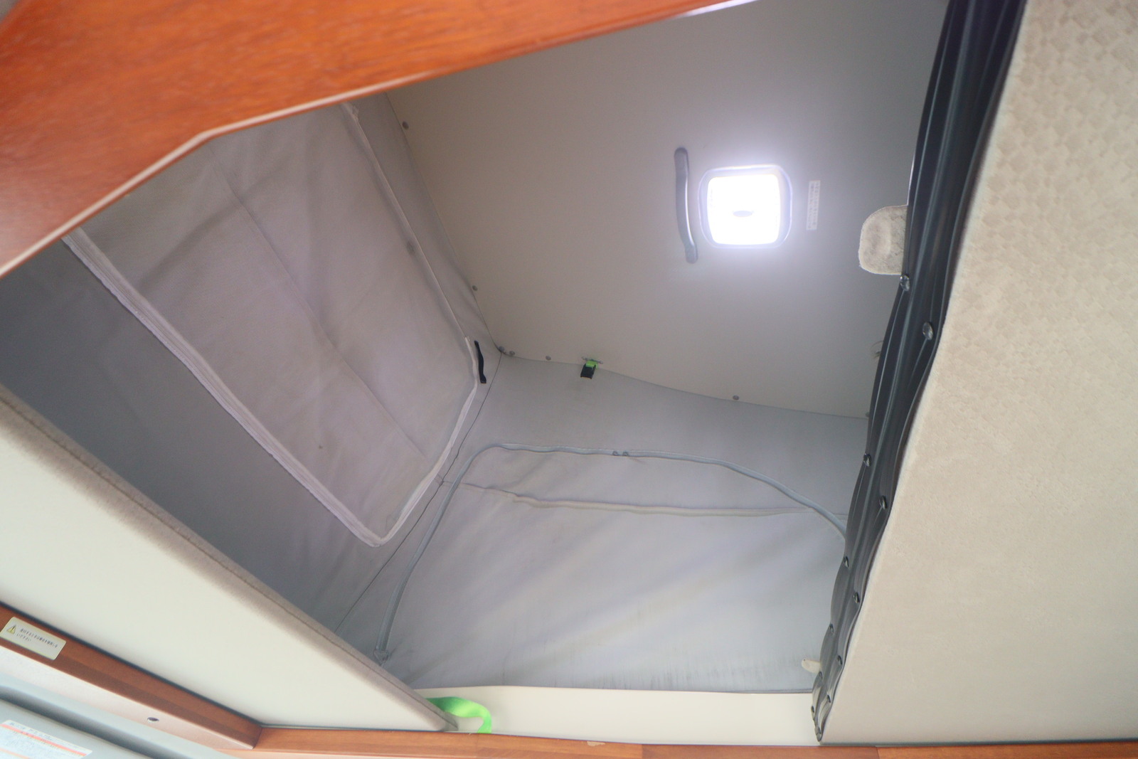 キャンピングカーバンコン