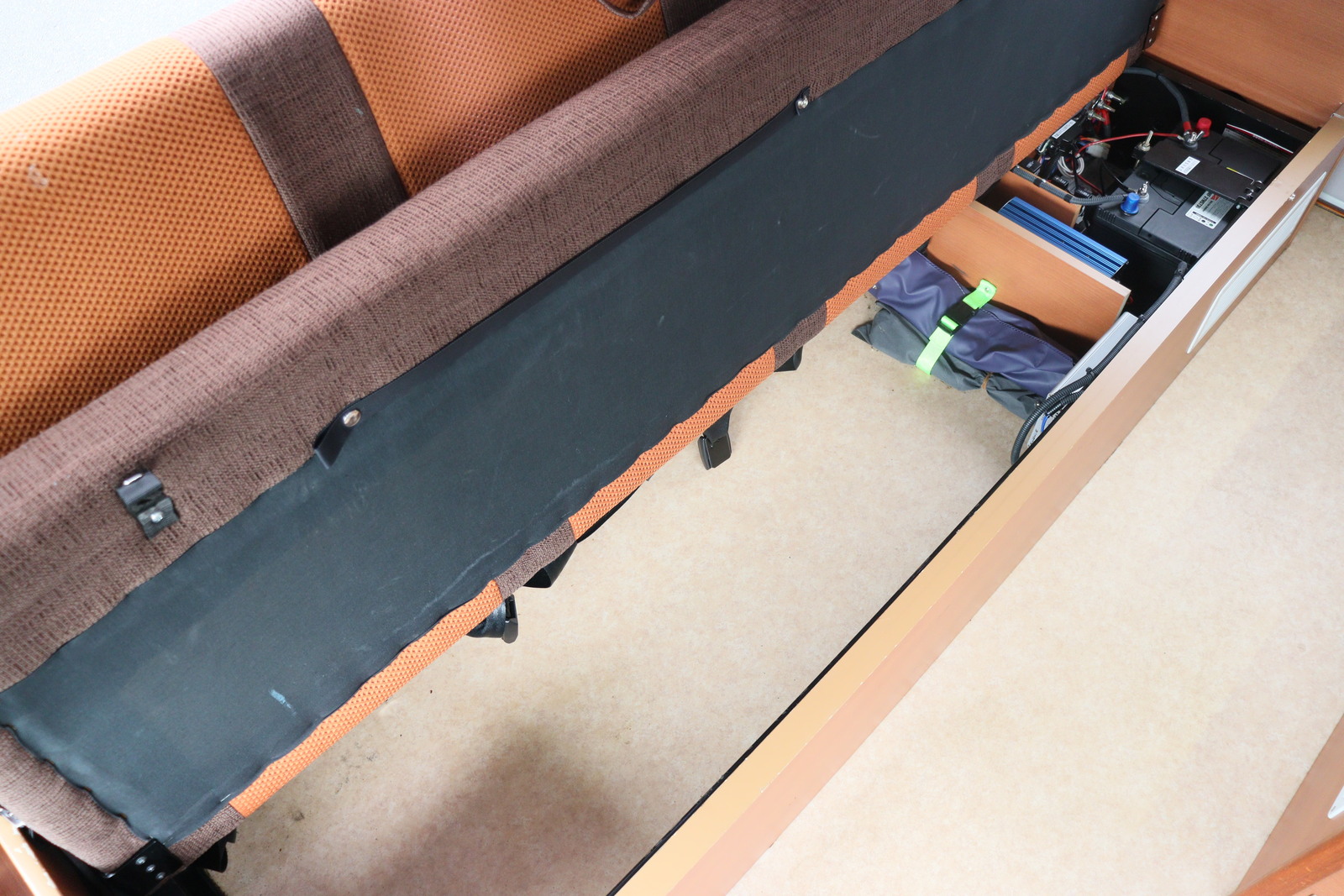 キャンピングカーバンコン