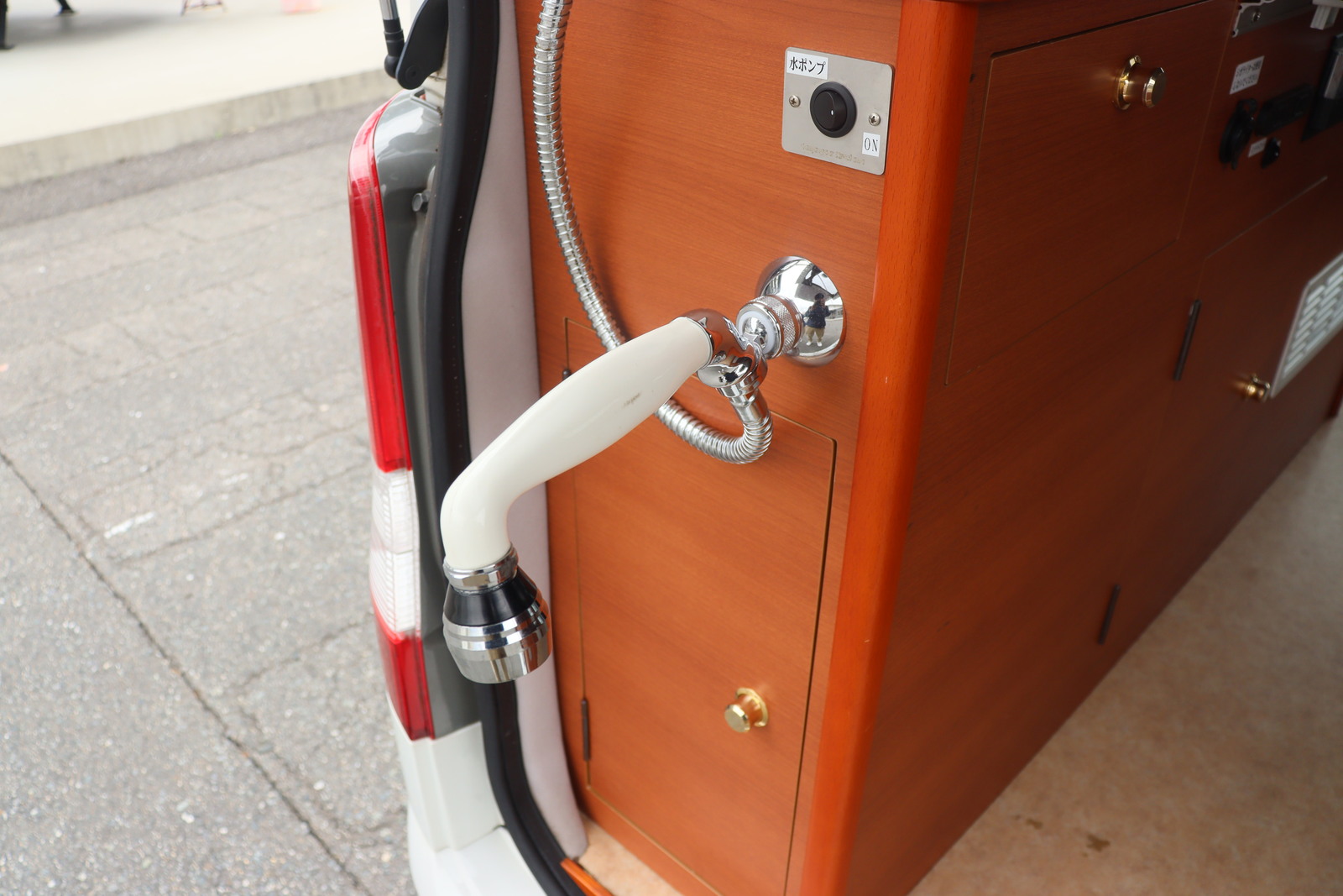 キャンピングカーバンコン