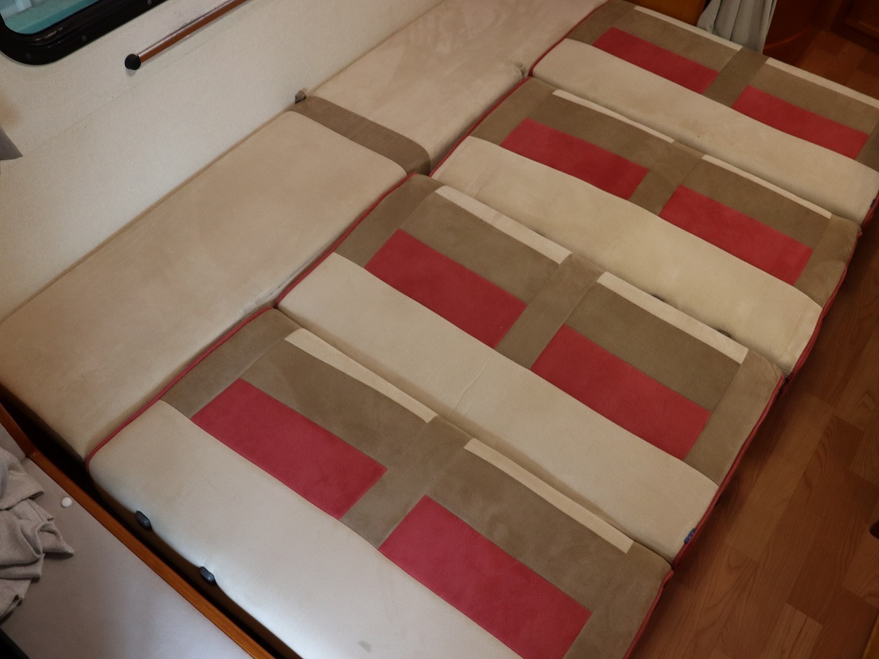 キャンピングカーキャブコン