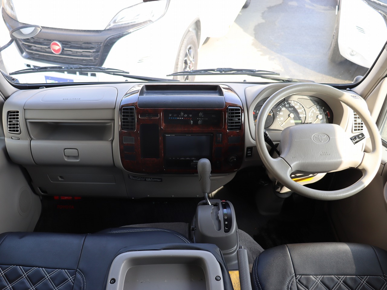 キャンピングカーキャブコン