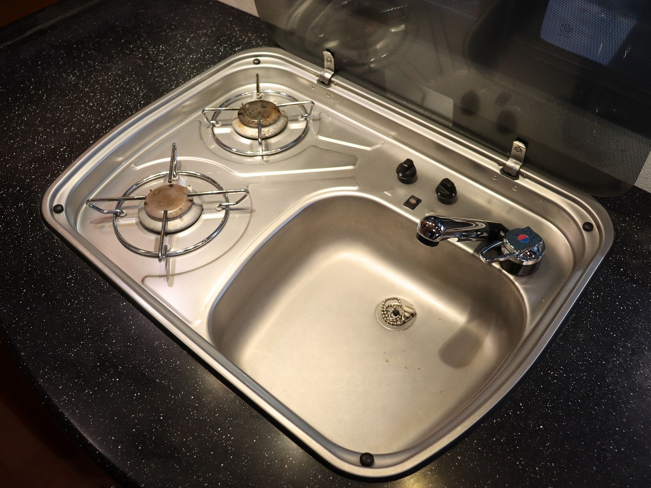 キャンピングカーキャブコン