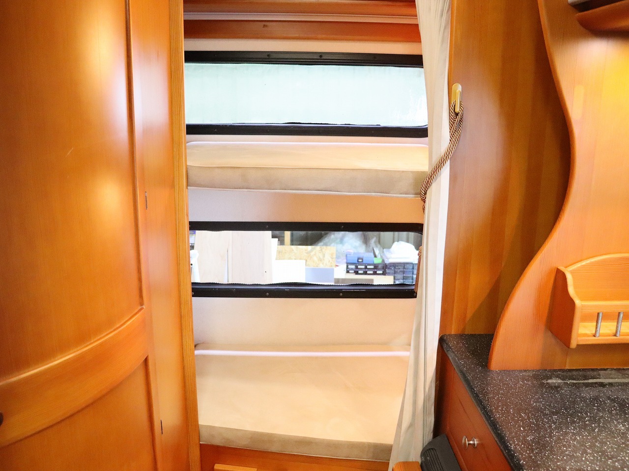 キャンピングカーキャブコン