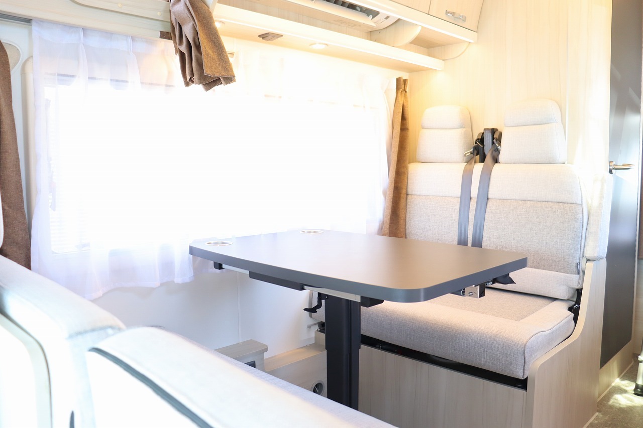 キャンピングカーキャブコン