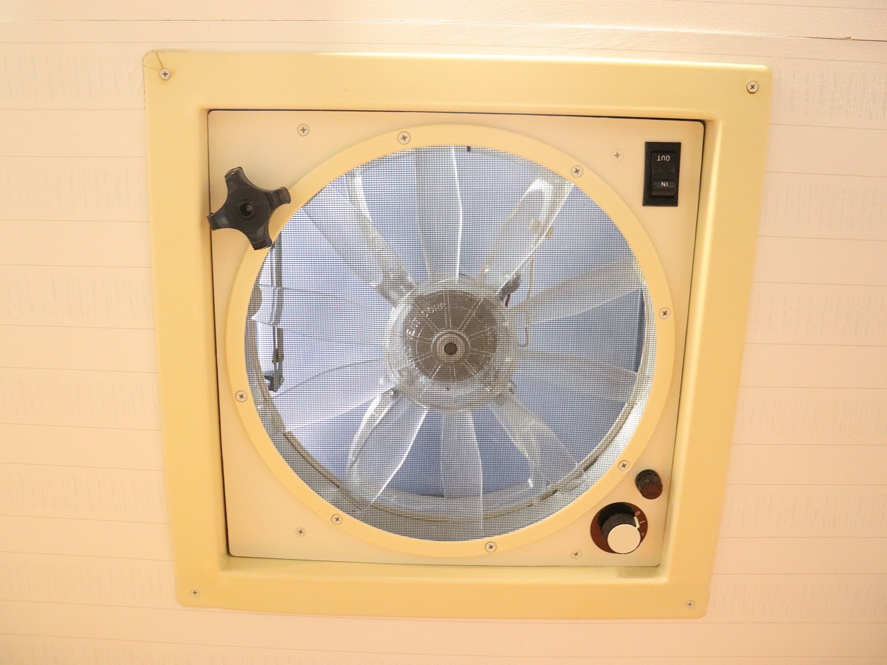 キャンピングカーキャブコン