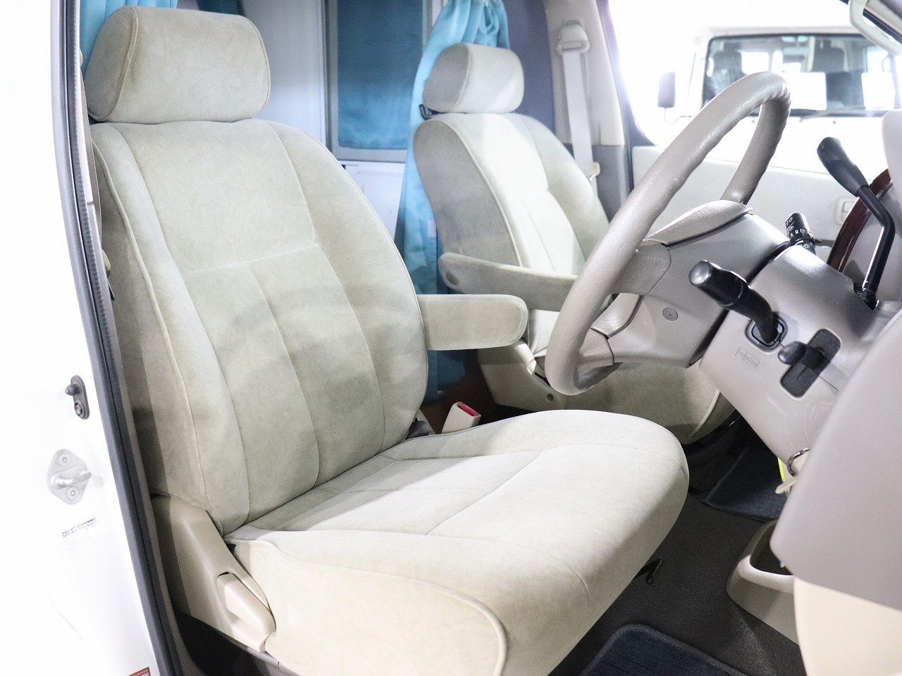 キャンピングカーキャブコン