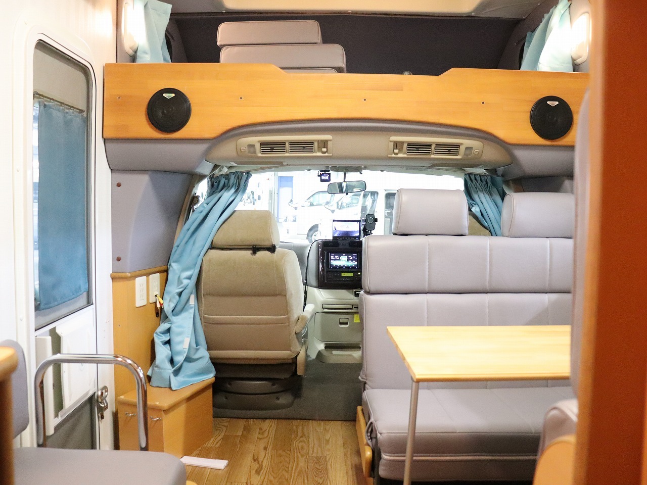 キャンピングカーキャブコン