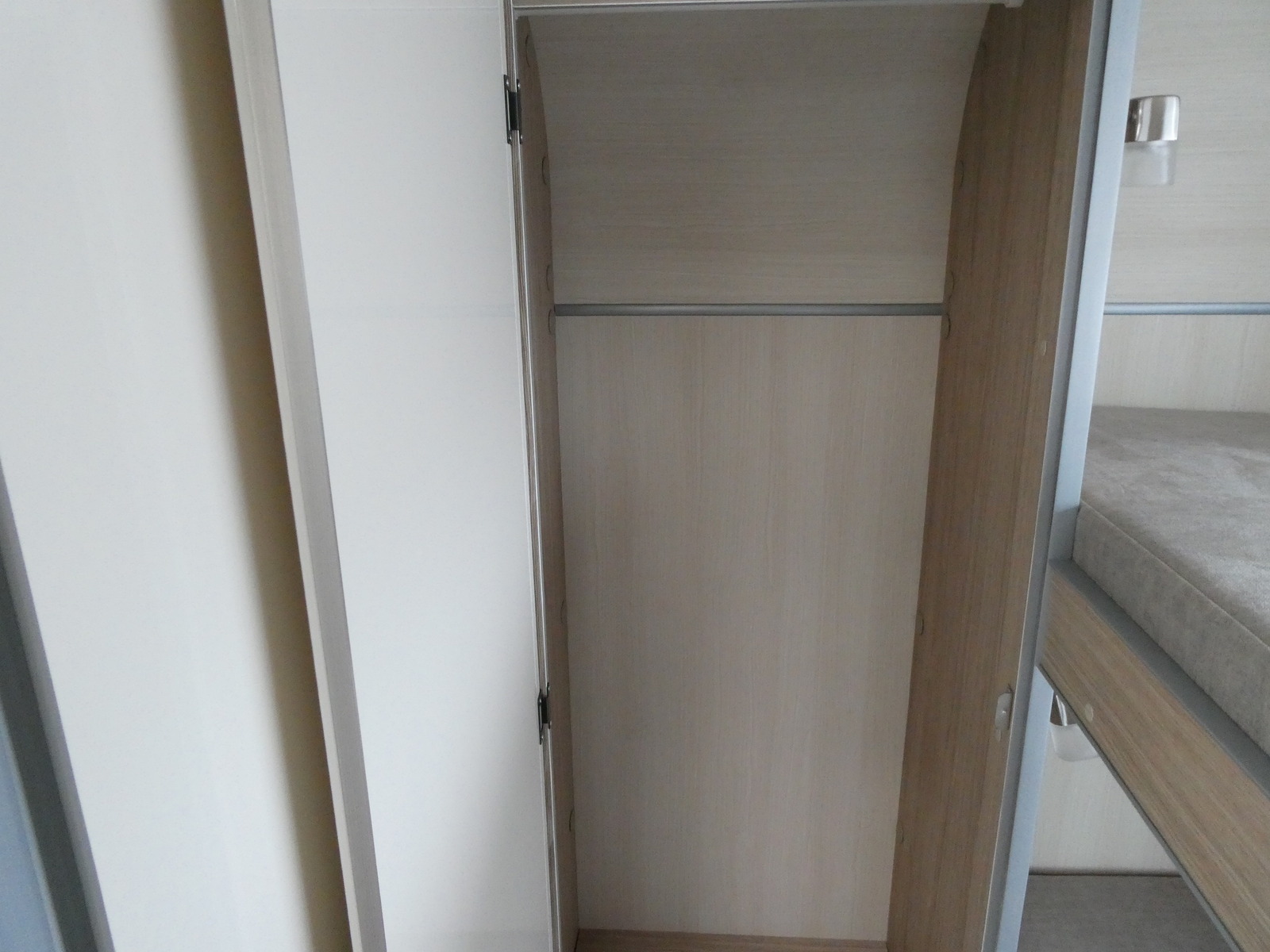 キャンピングカートレーラー