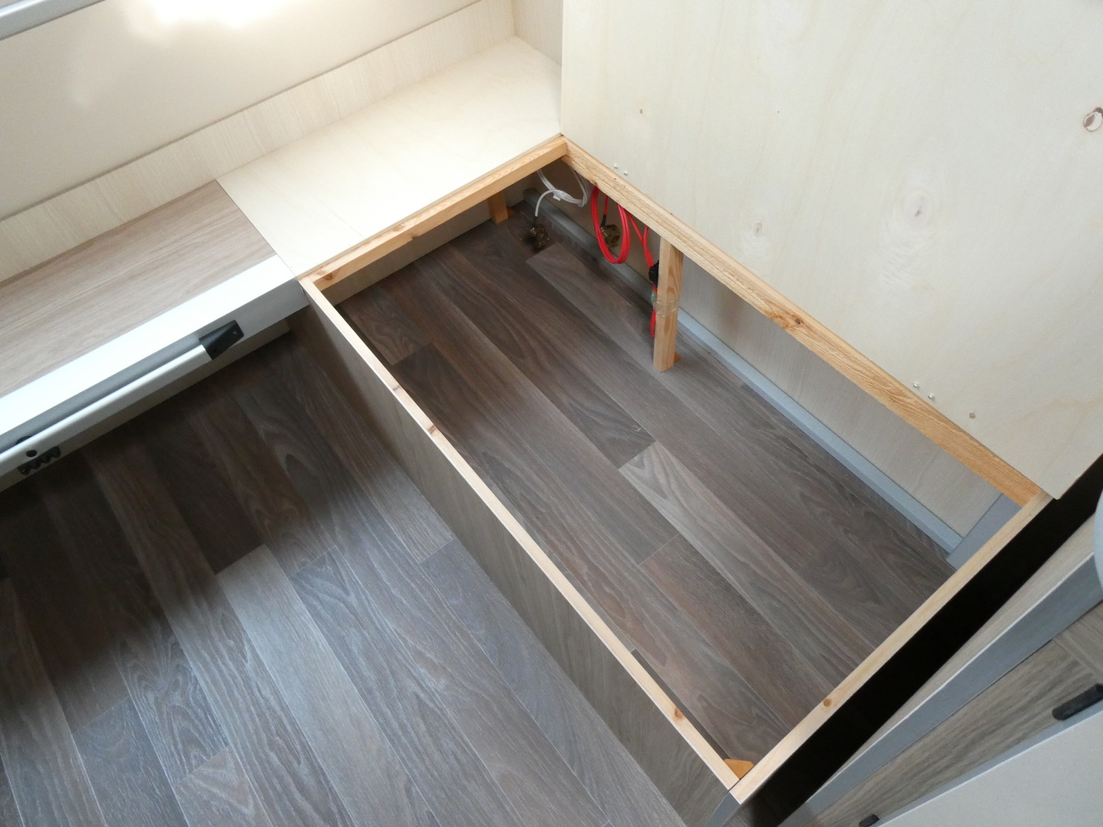 キャンピングカートレーラー