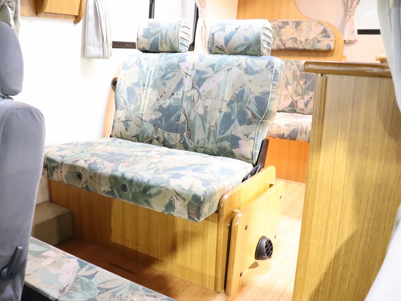 キャンピングカーキャブコン