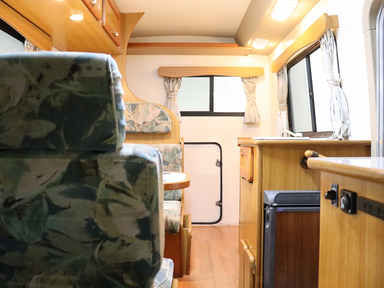 キャンピングカーキャブコン