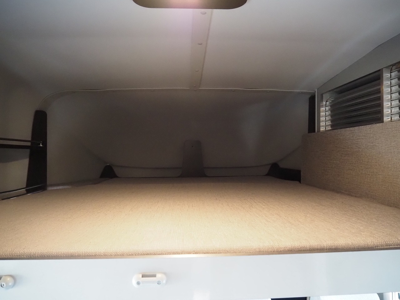 キャンピングカーキャブコン